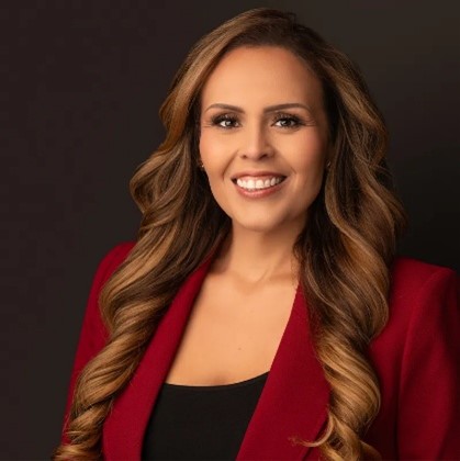 certified financial planner Roxanne Theodoropoulos with Capstone Wealth